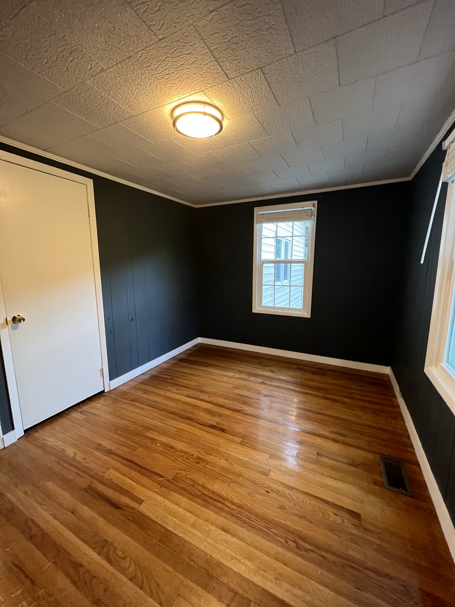 405 North 2nd Street Decherd, TN 37324 - Photo 4 of 11 a view of empty room with window