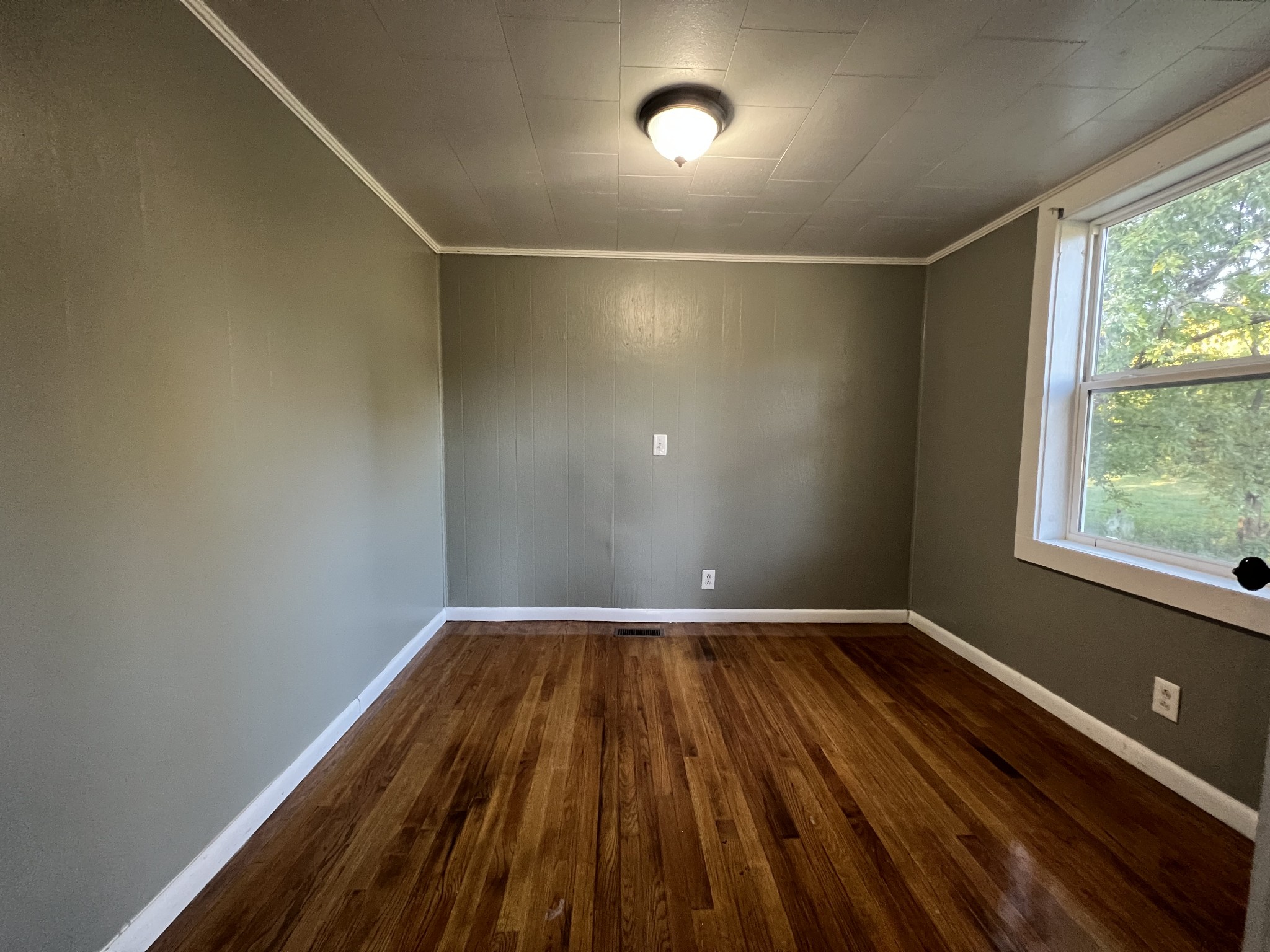 405 North 2nd Street Decherd, TN 37324 - Photo 5 of 11 a view of room with window