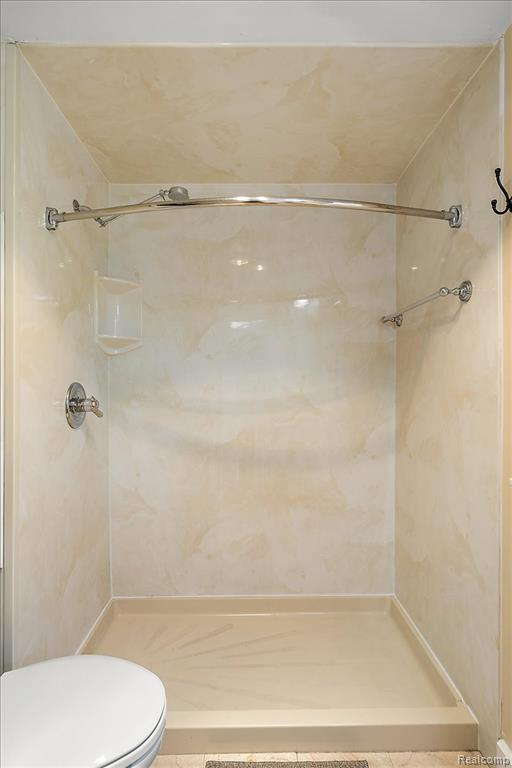 5815 Chicago Road Warren, MI 48092 - Photo 36 of 47
