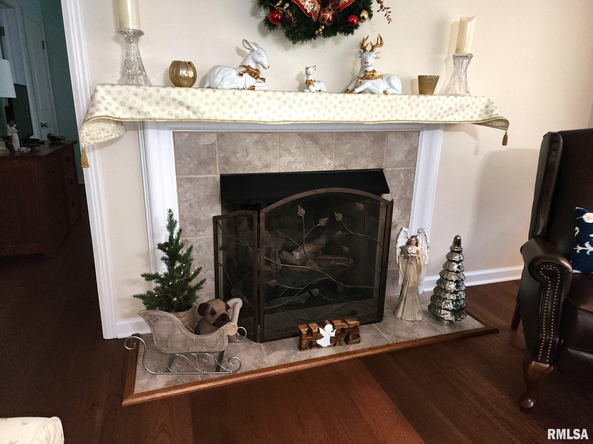 1910 Mound Road Jacksonville, IL 62650 - Photo 13 of 31 Gallery Image 13
