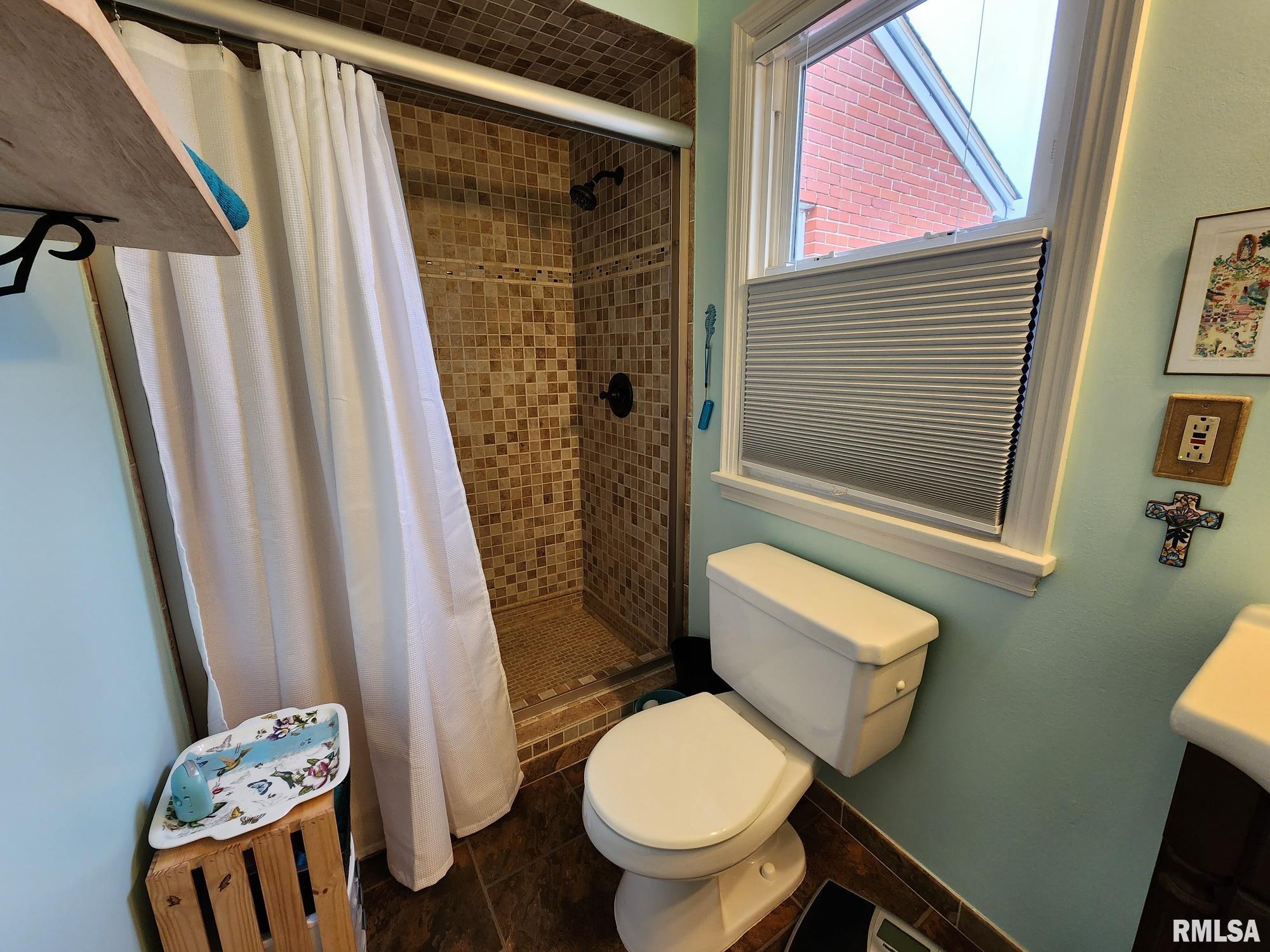1910 Mound Road Jacksonville, IL 62650 - Photo 16 of 31 Gallery Image 16