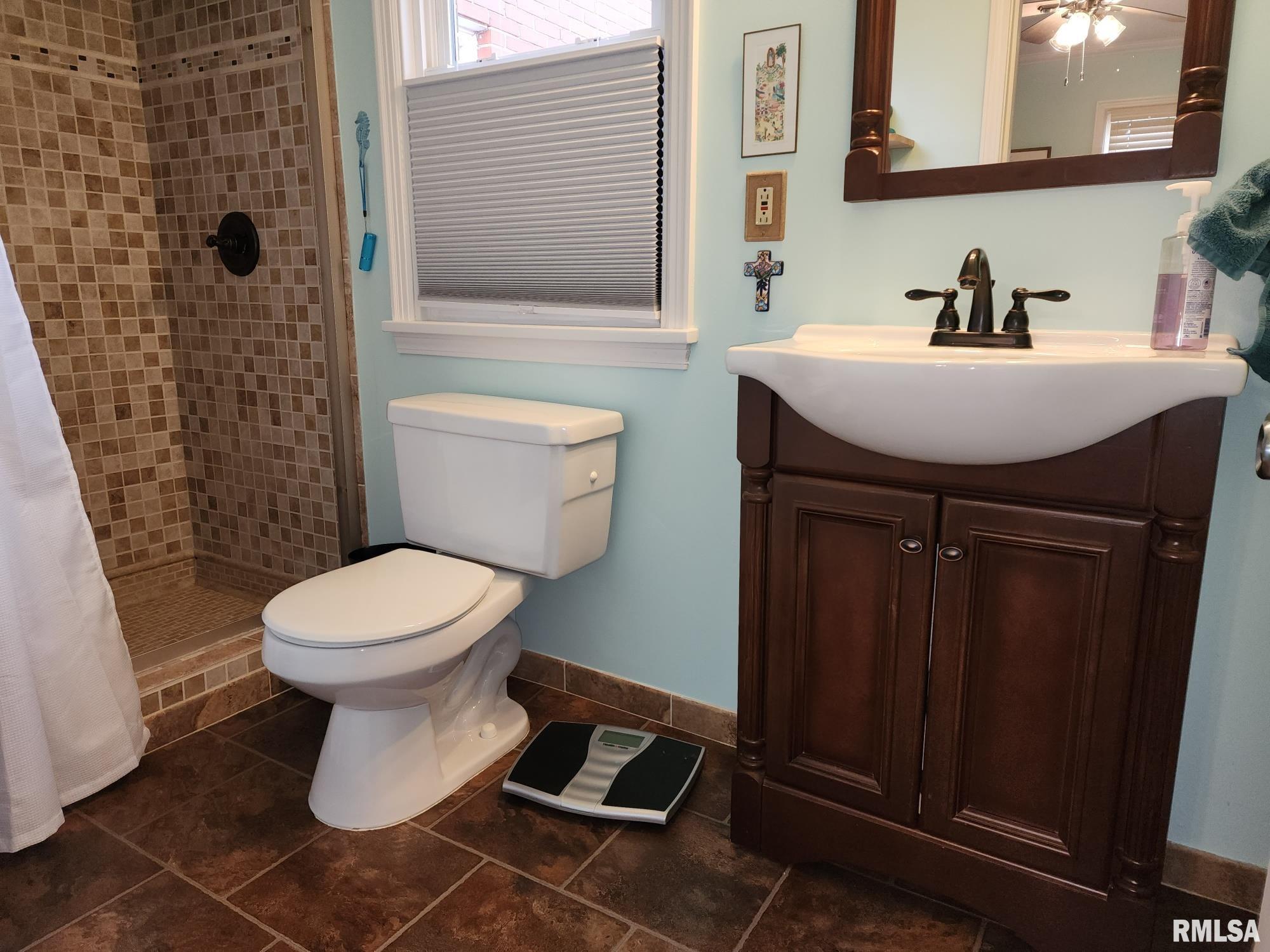 1910 Mound Road Jacksonville, IL 62650 - Photo 17 of 31 Gallery Image 17