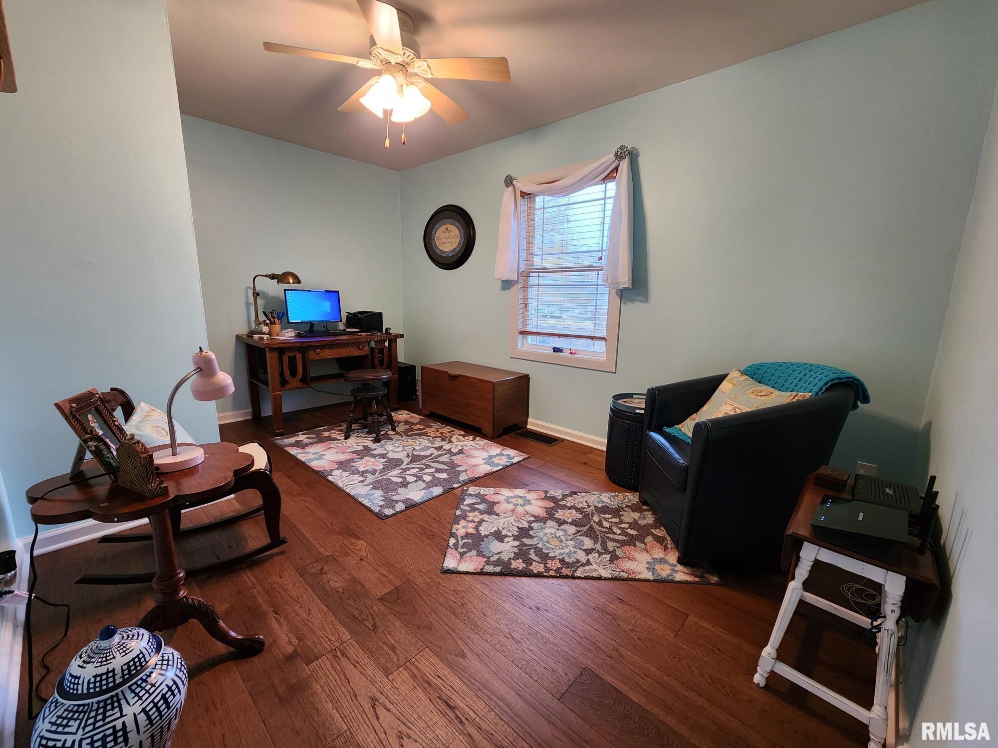 1910 Mound Road Jacksonville, IL 62650 - Photo 19 of 31 Gallery Image 19