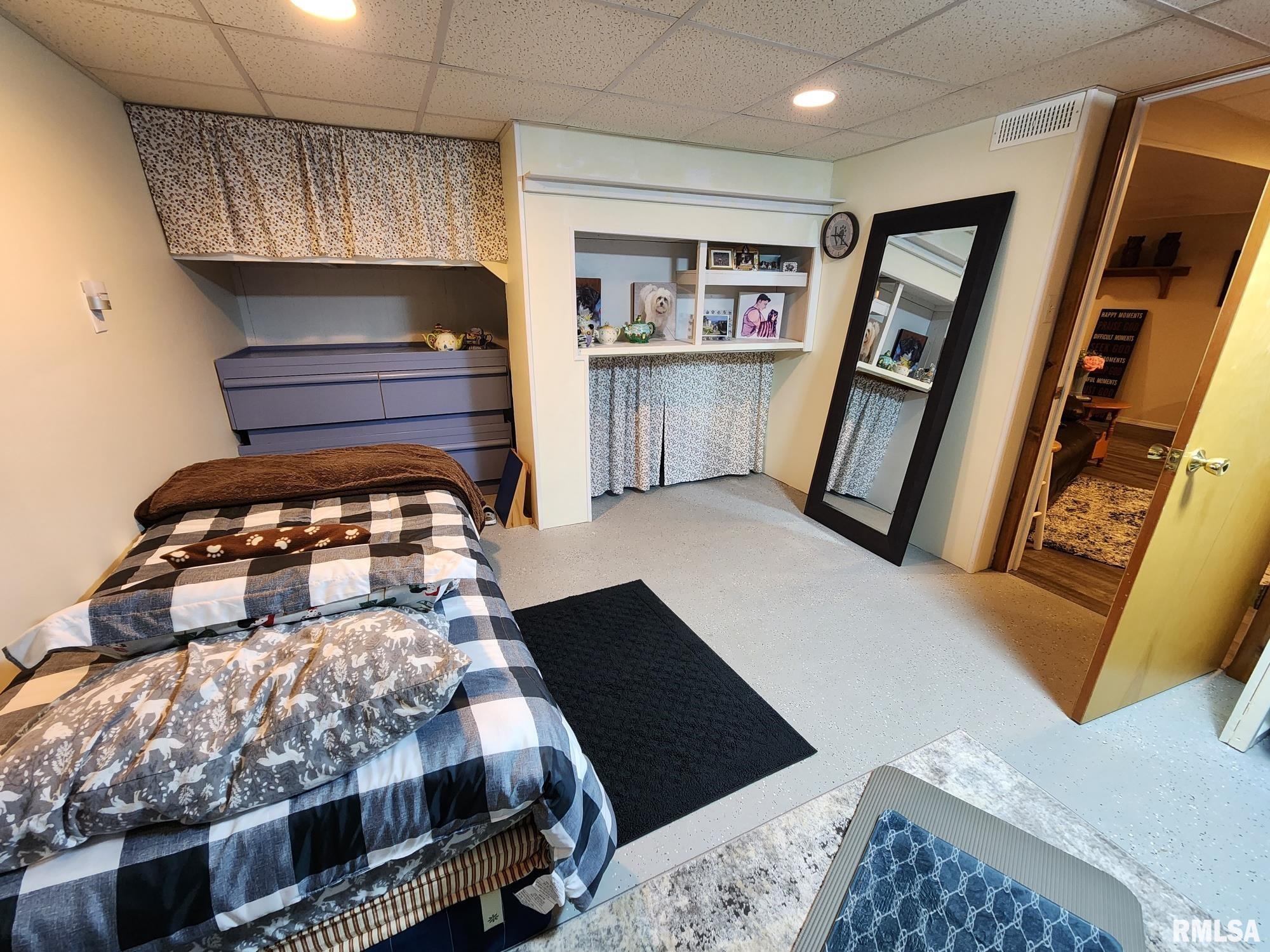 1910 Mound Road Jacksonville, IL 62650 - Photo 26 of 31 Gallery Image 26