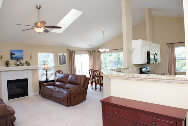 1850 Golden Gate Lane Naperville, IL 60563 - Photo 4 of 21