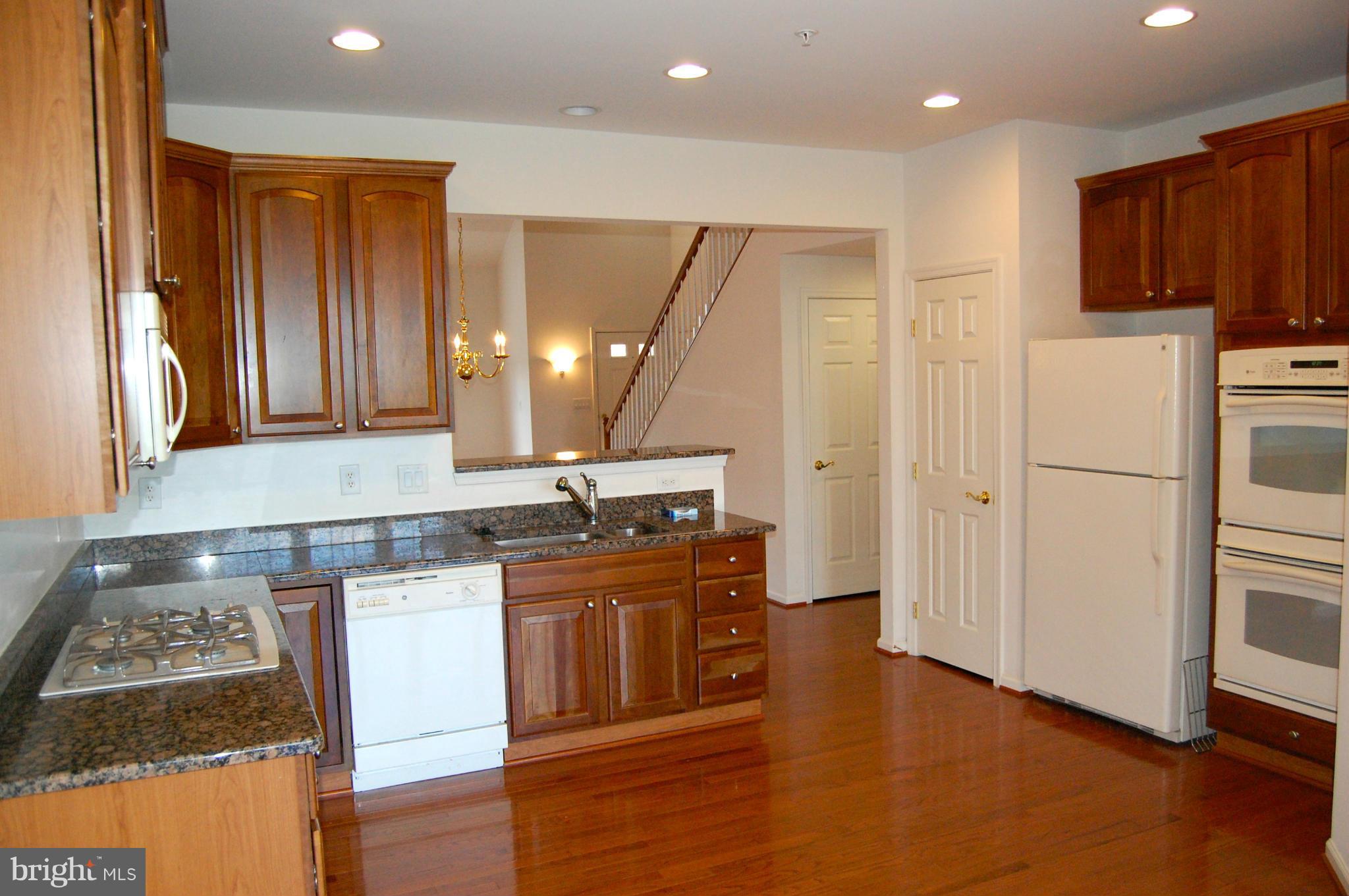 8320 Meadowsweet Road, Unit 8310 Baltimore, MD 21208 - Photo 11 of 27 Kitchen