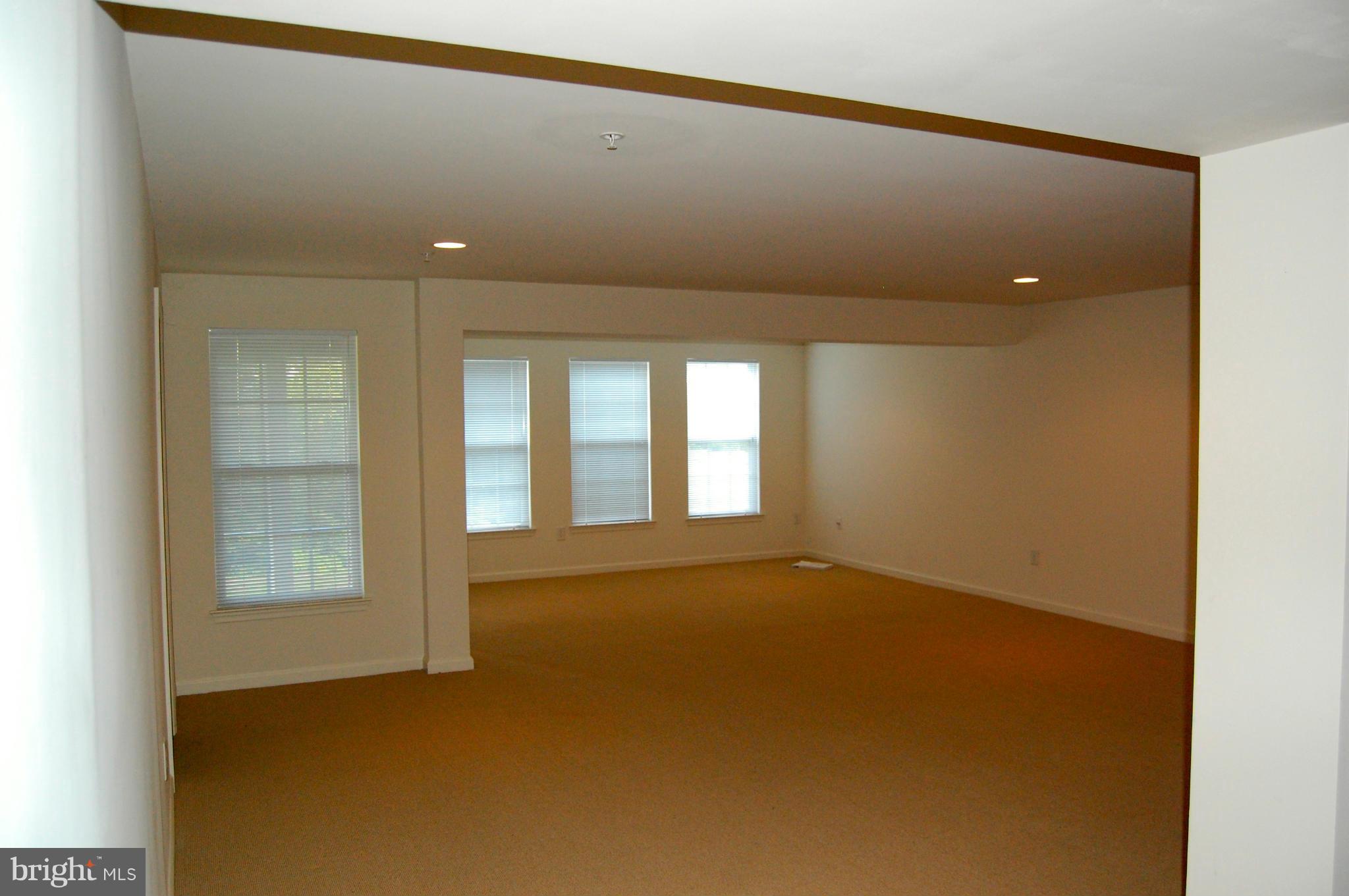 8320 Meadowsweet Road, Unit 8310 Baltimore, MD 21208 - Photo 19 of 27 Family Room