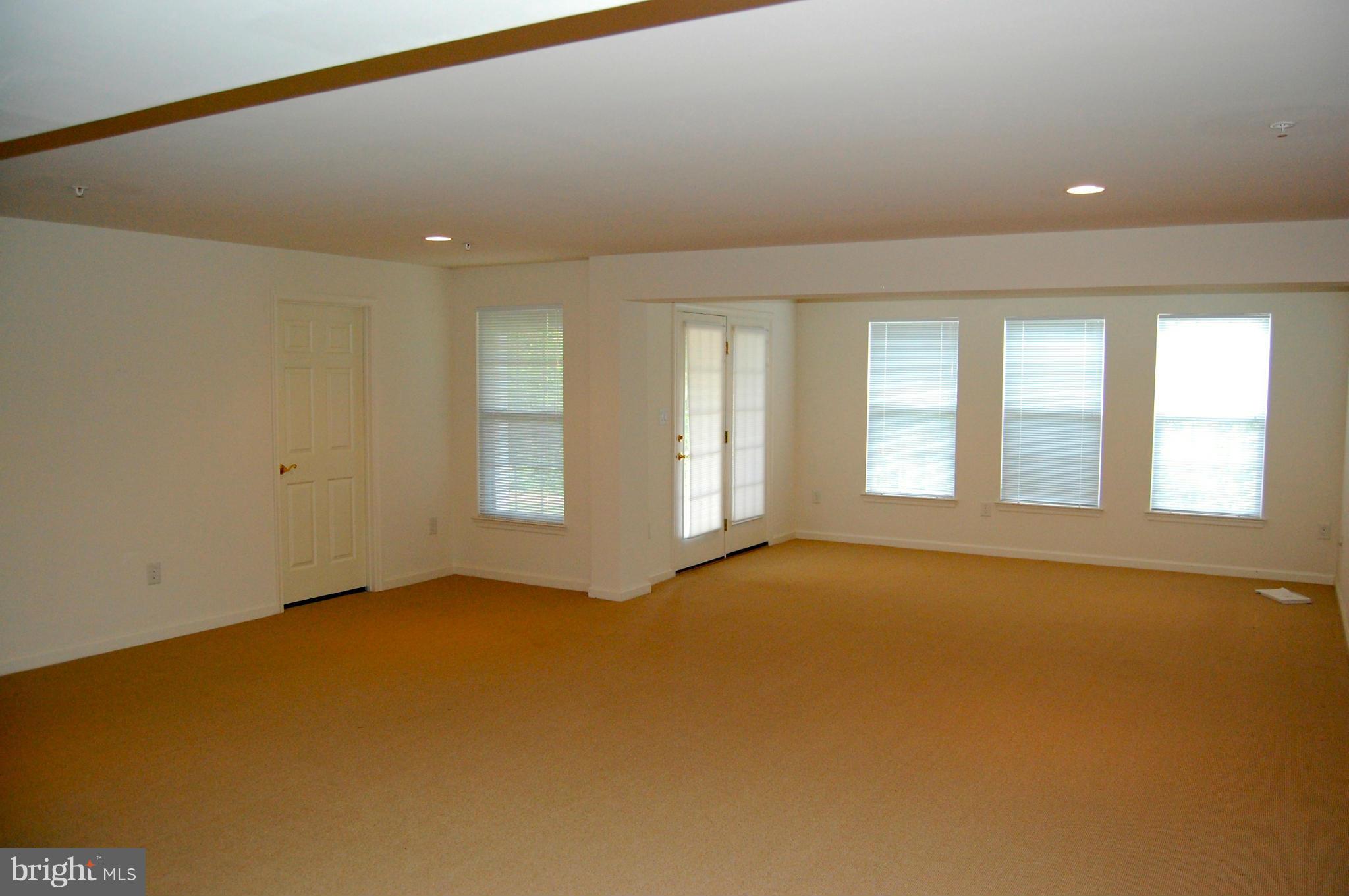 8320 Meadowsweet Road, Unit 8310 Baltimore, MD 21208 - Photo 21 of 27 Family Room