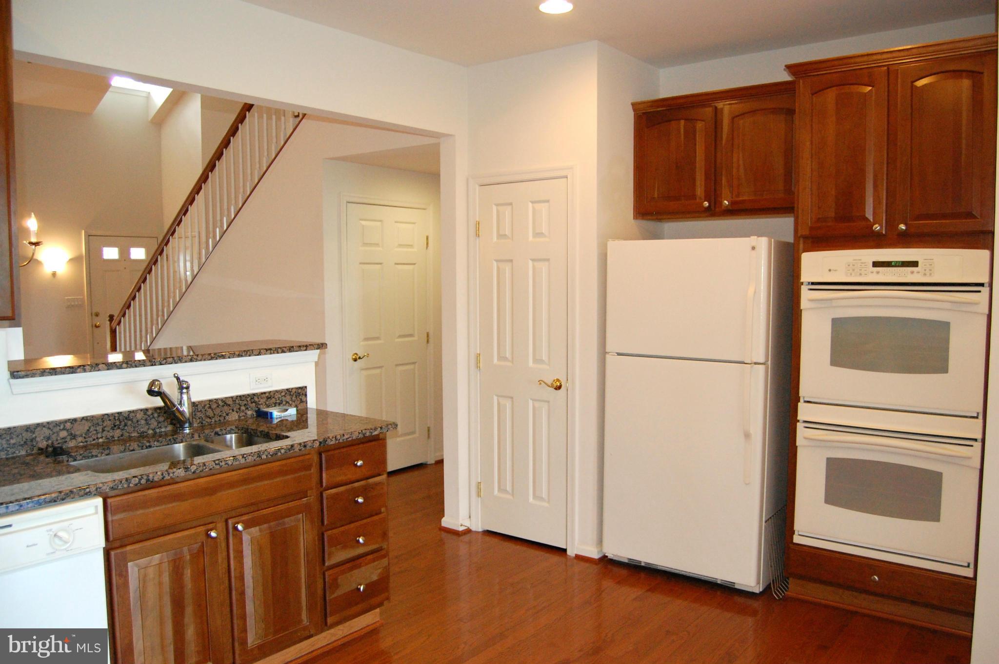 8320 Meadowsweet Road, Unit 8310 Baltimore, MD 21208 - Photo 9 of 27 Kitchen