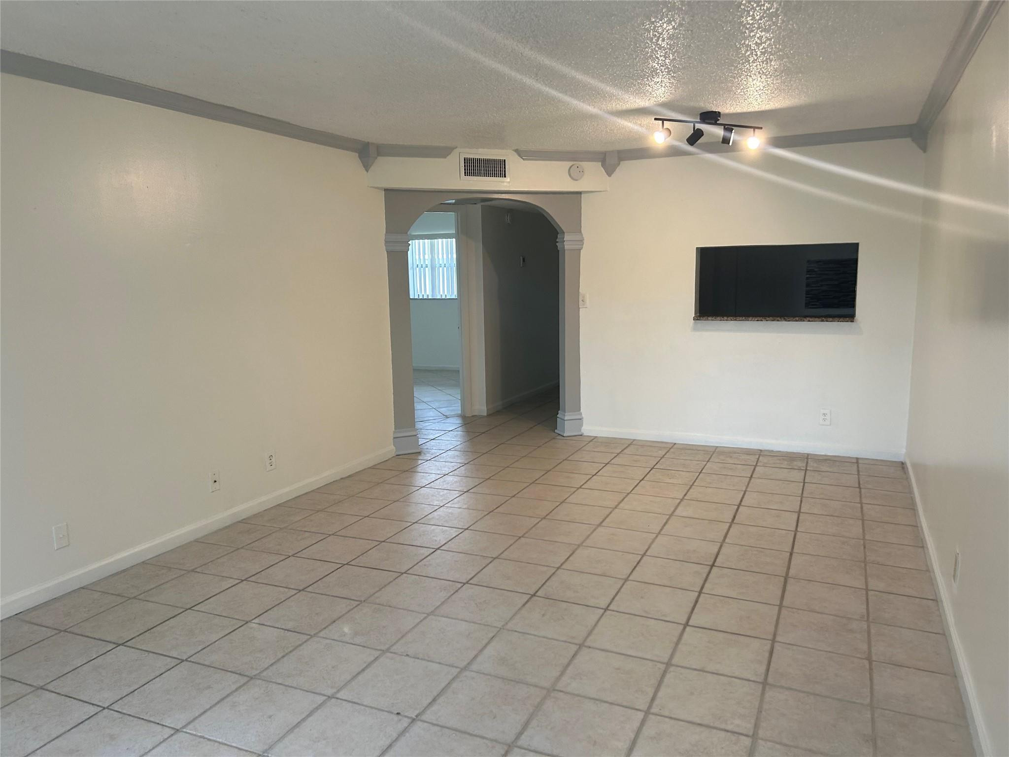 8000 Fairview Drive, Unit 102 Fort Lauderdale, FL 33321 - Photo 4 of 20 Photo 4