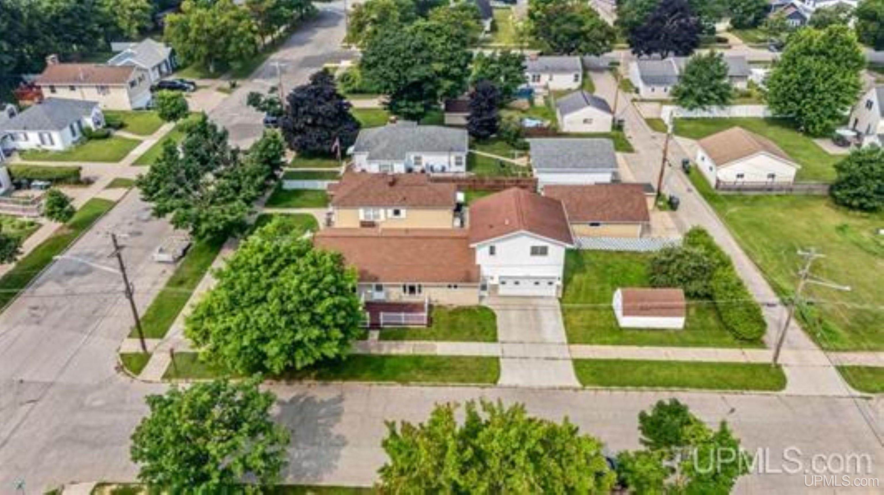 1020 South 18th Street Escanaba, MI 49829 - Photo 7 of 38