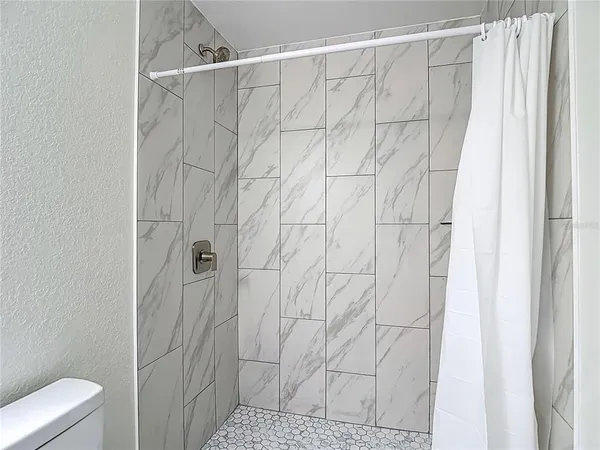 $2,098 | 326 South Grosse Avenue, Unit 2, Tarpon Springs, FL 34689
