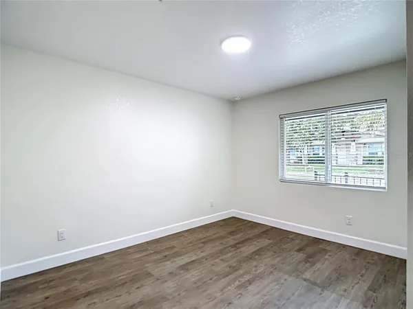 $2,098 | 326 South Grosse Avenue, Unit 2, Tarpon Springs, FL 34689
