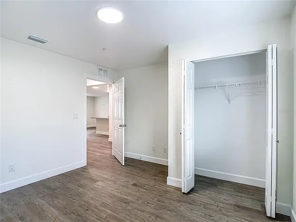 $2,098 | 326 South Grosse Avenue, Unit 2, Tarpon Springs, FL 34689