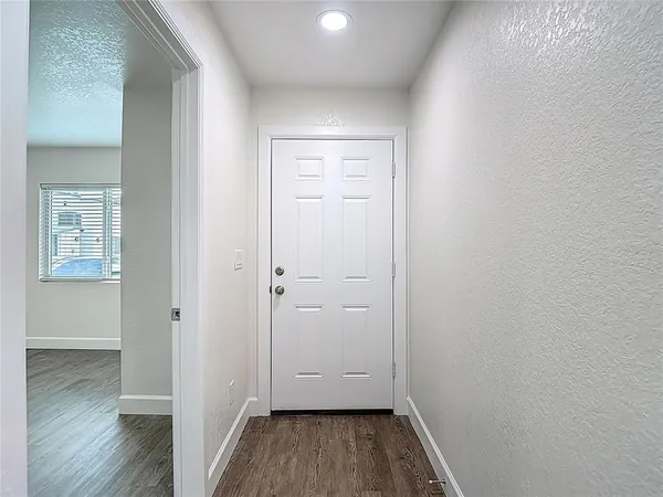 $2,098 | 326 South Grosse Avenue, Unit 2, Tarpon Springs, FL 34689