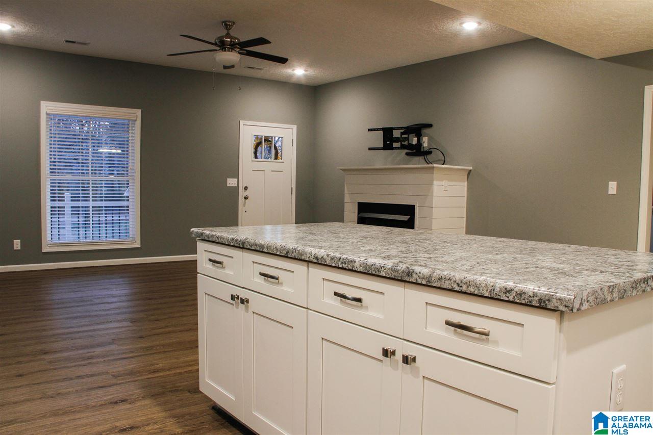 403 Henry Road Southwest Jacksonville, AL 36265 - Photo 9 of 28