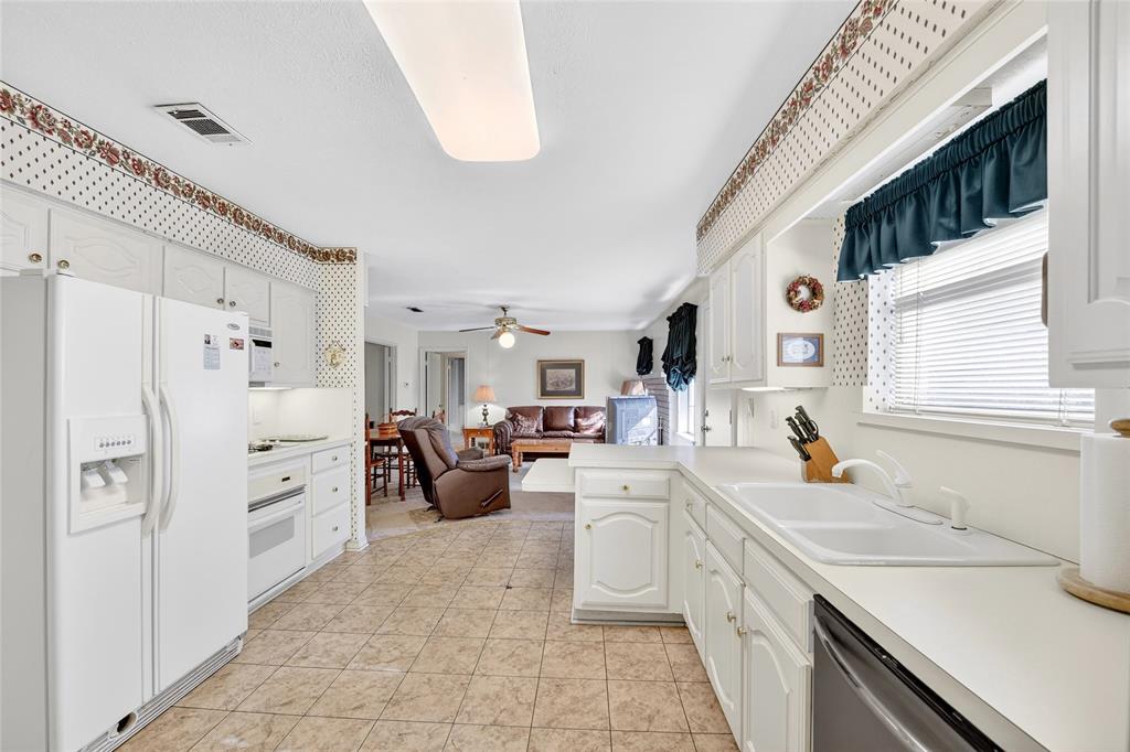 12118 Ridgefair Place Farmers Branch, TX 75234 - Photo 12 of 27