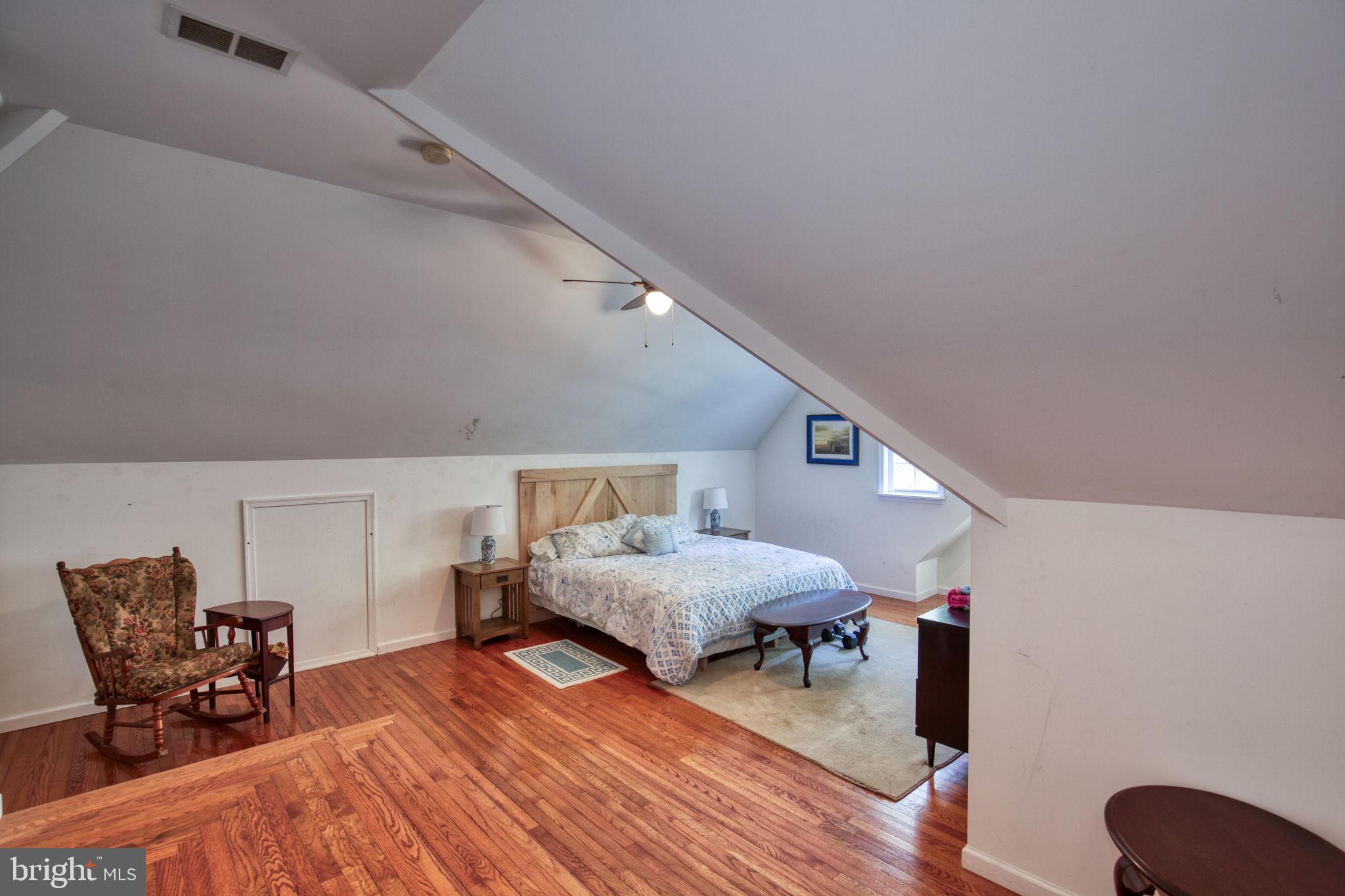 120 Twin Harbor Road Reedville, VA 22539 - Photo 29 of 45 2ND LEVEL MASTER SUITE