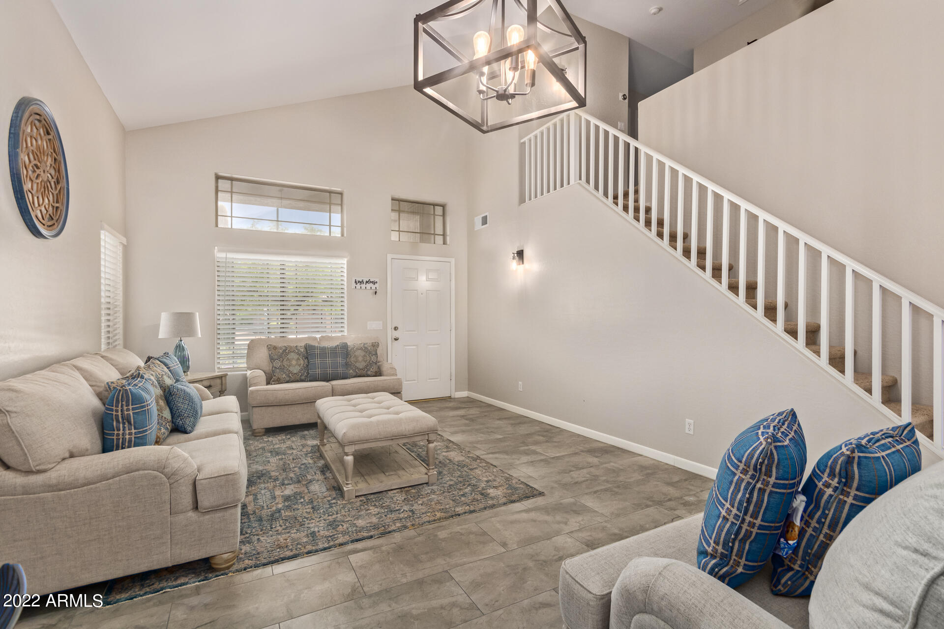 3328 East Attleboro Road Gilbert, AZ 85295 - Photo 14 of 71 Living room