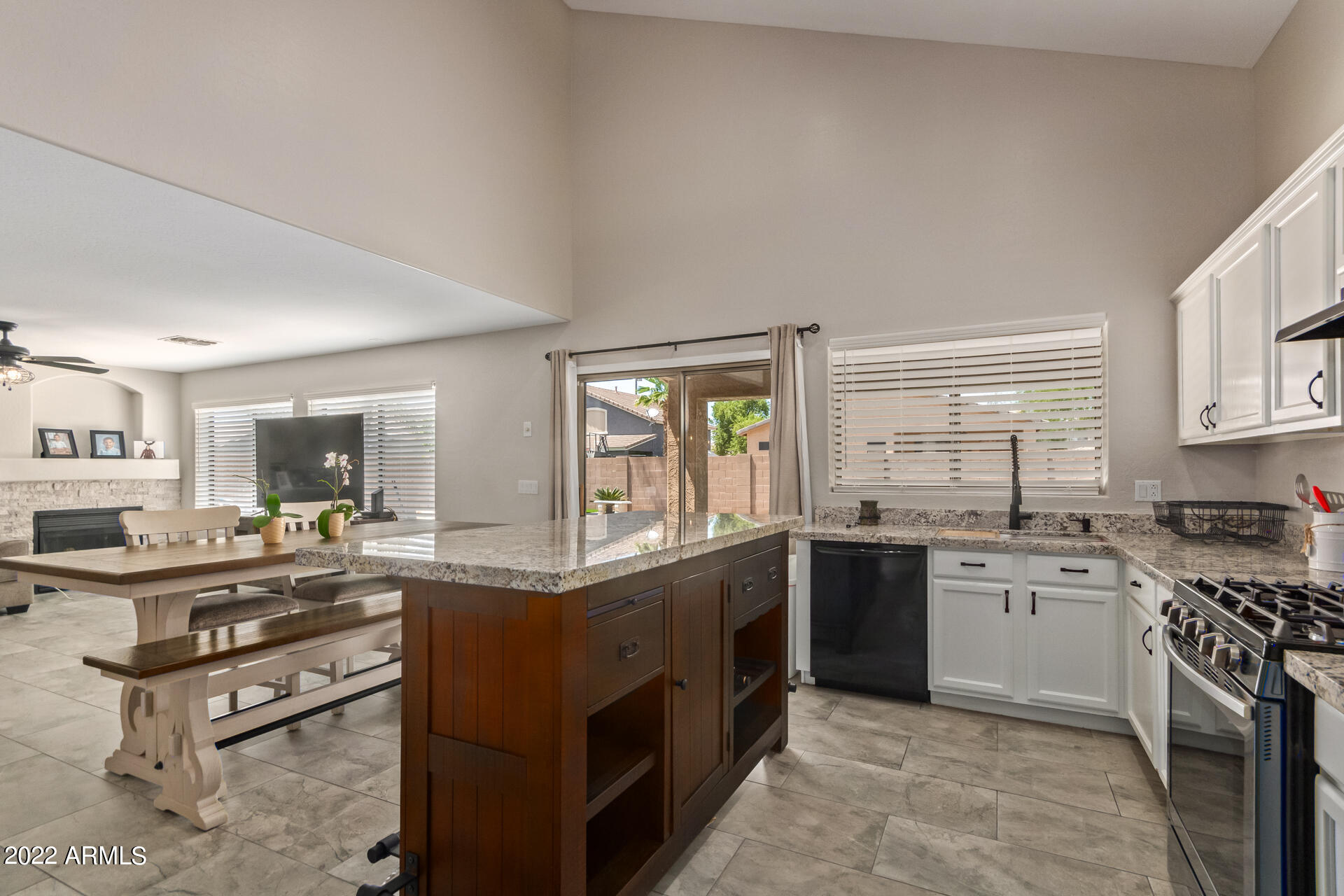 3328 East Attleboro Road Gilbert, AZ 85295 - Photo 23 of 71 Kitchen
