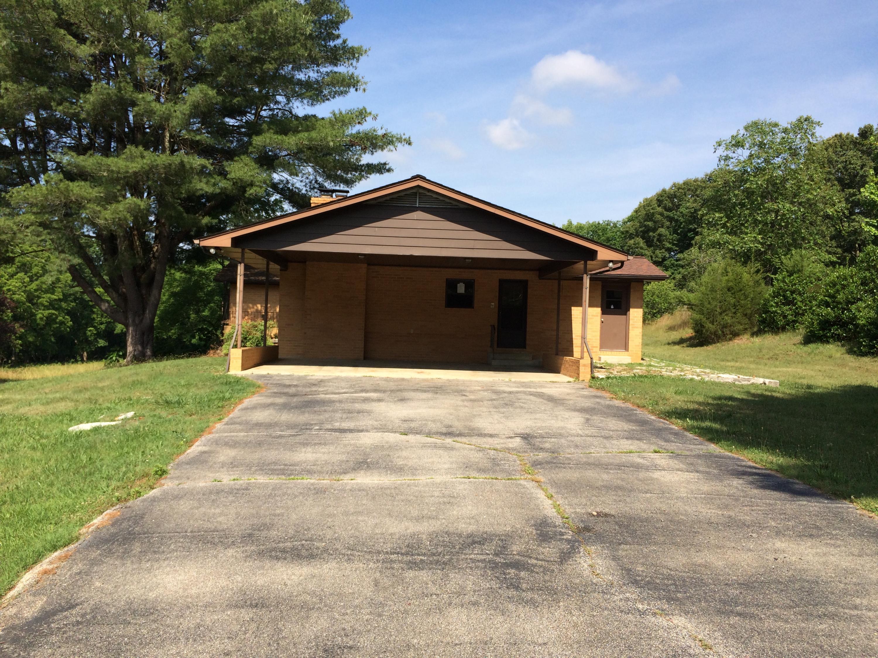 2509 Mine Road Mascot, TN 37806 - Photo 23 of 30 17 side right carport area