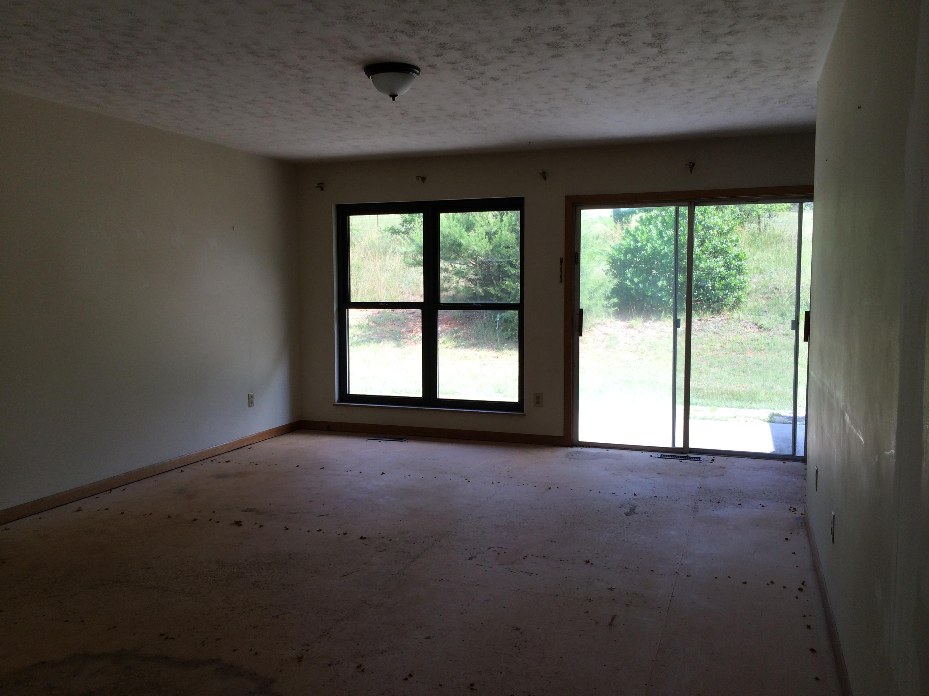 2509 Mine Road Mascot, TN 37806 - Photo 10 of 30 9 large family room