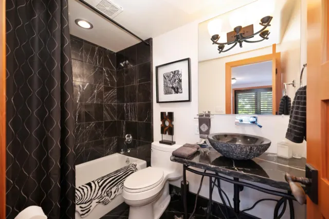 a view of an ocean from a yard