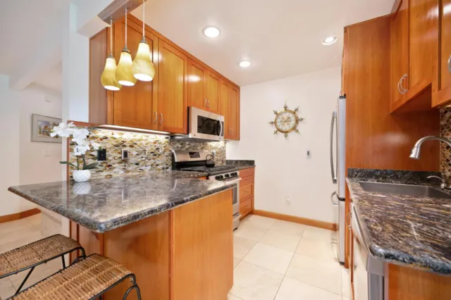 $2,395,000 | 2851 Garden Highway, Sacramento, CA 95833