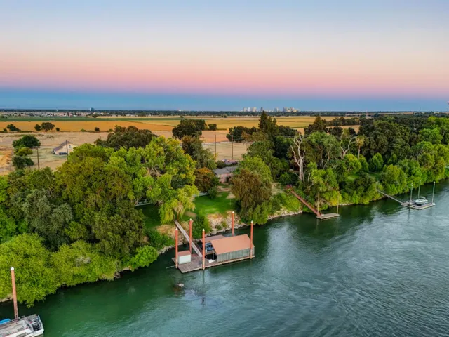$2,395,000 | 2851 Garden Highway, Sacramento, CA 95833