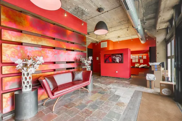 $300,000 | 1069 West 14th Place, Unit 228, Chicago, IL 60608