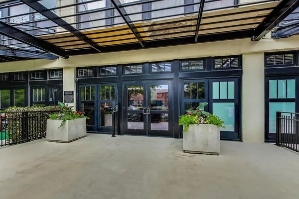 $300,000 | 1069 West 14th Place, Unit 228, Chicago, IL 60608