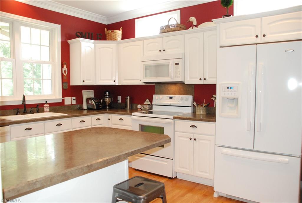 Cheerful kitchen with tons of storage!