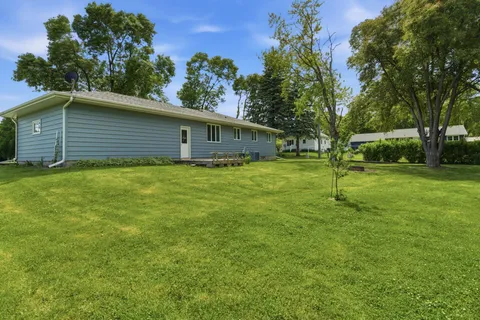 $229,400 | 606 3rd Avenue, Raymond, MN 56282