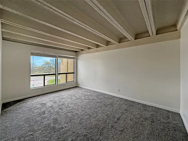 a view of empty room with window
