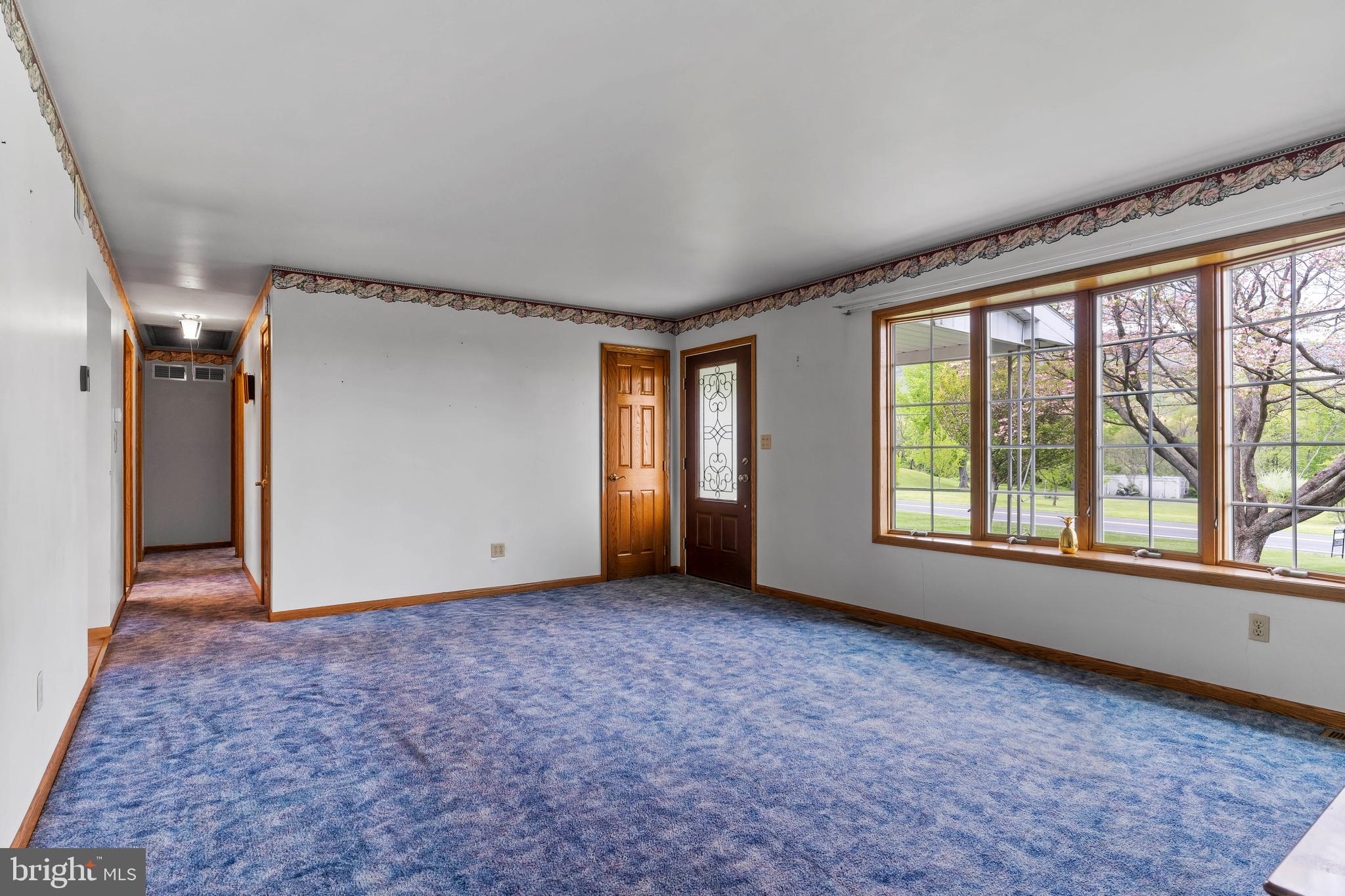 10002 Upper Strasburg Road Upperstrasburg, PA 17265 - Photo 15 of 31 Front Door Living Room