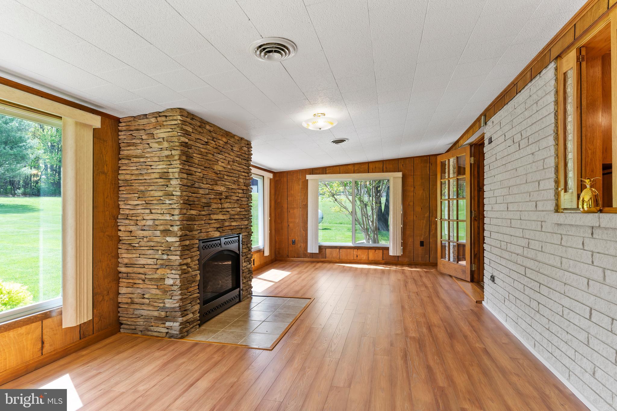 10002 Upper Strasburg Road Upperstrasburg, PA 17265 - Photo 23 of 31 Sunroom