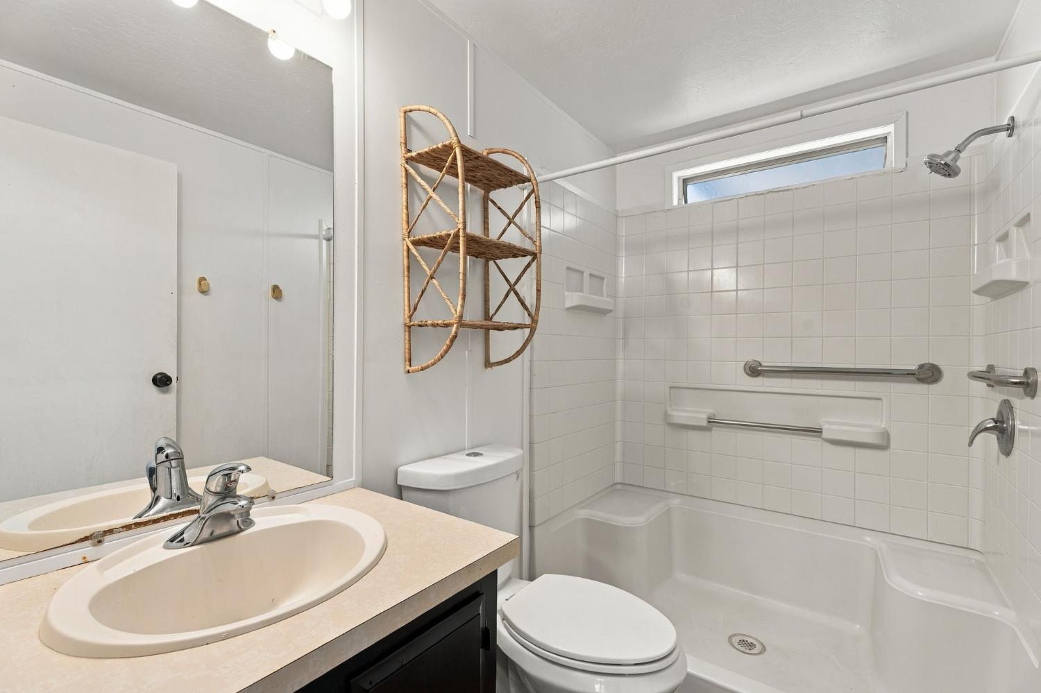 2575 Willlow, Unit 76 Fresno, CA 93725 - Photo 22 of 36 Gallery Image 22