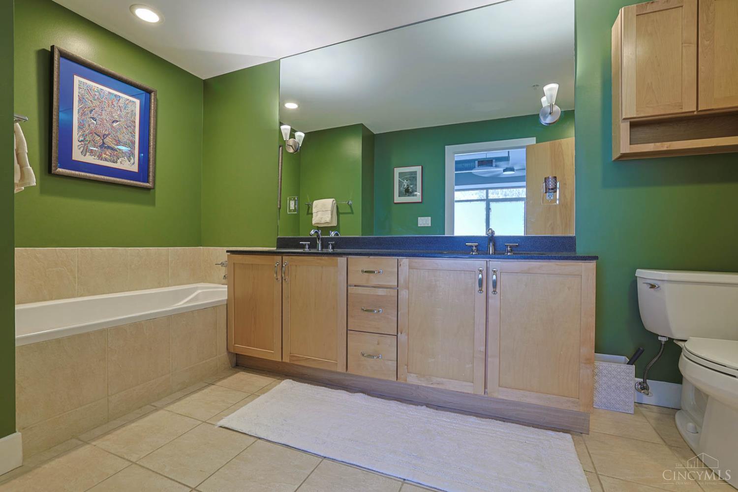 2260 Riverside Drive, Unit 402 Cincinnati, OH 45202 - Photo 19 of 42