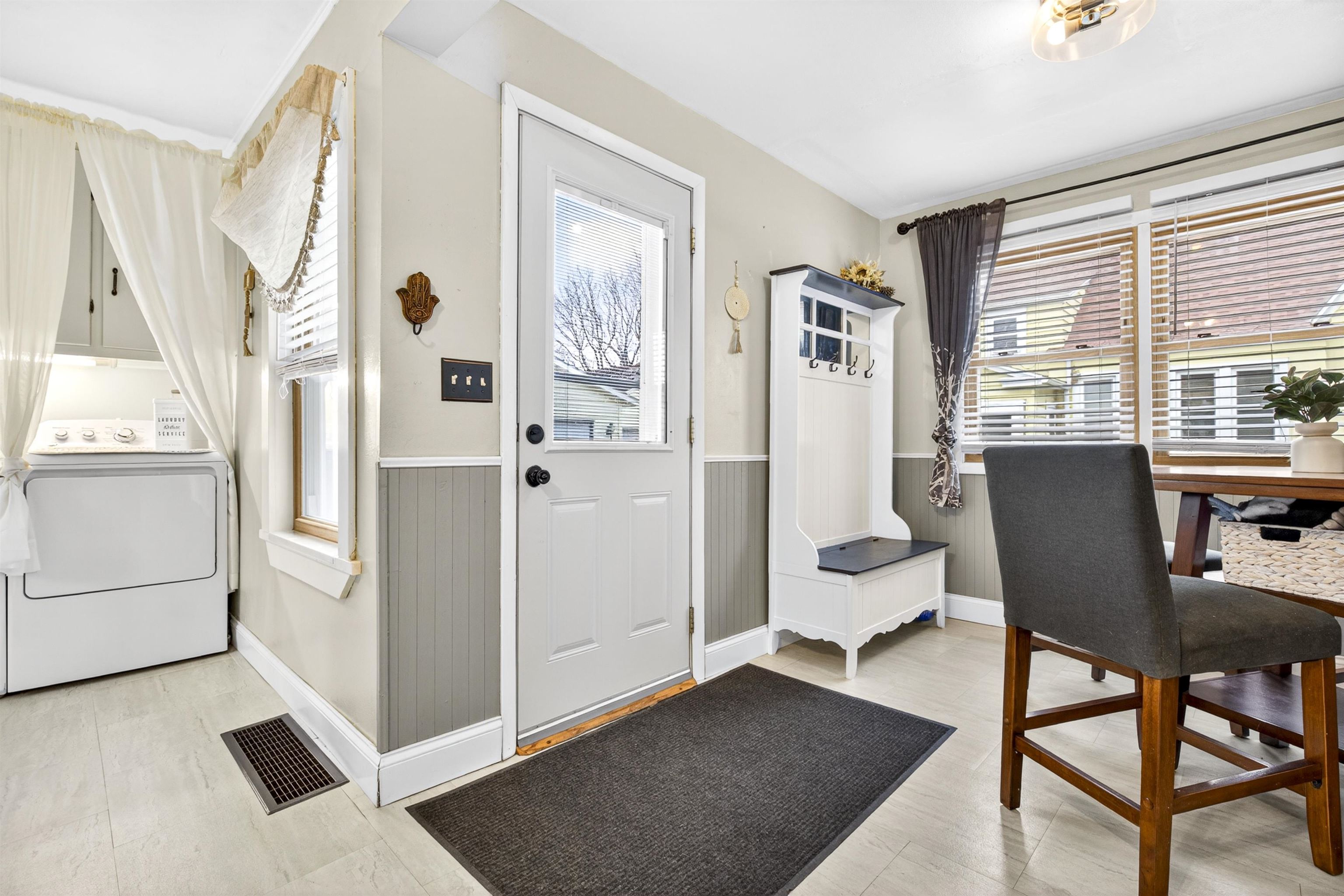 348 1st Street Menasha, WI 54952 - Photo 12 of 39