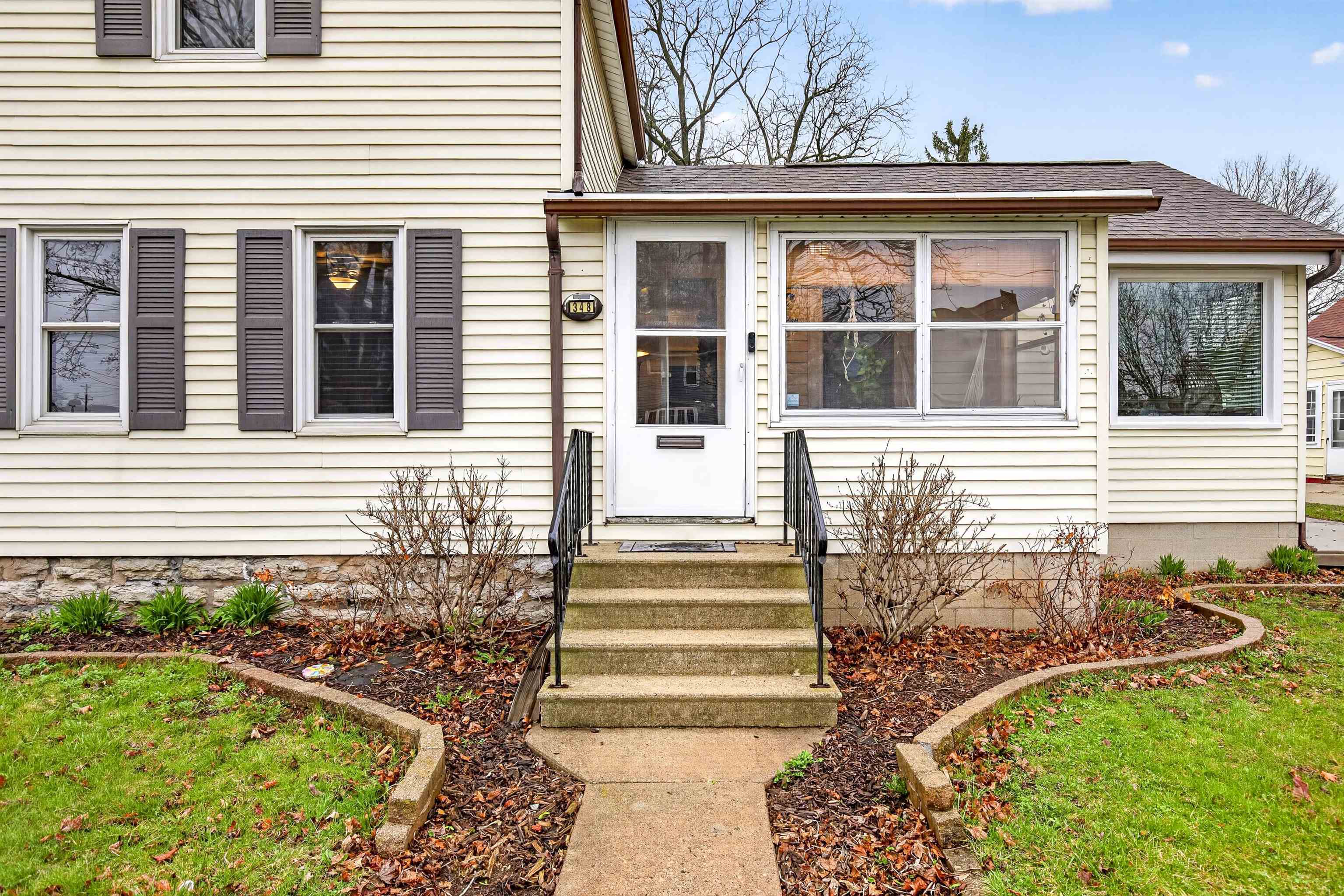 348 1st Street Menasha, WI 54952 - Photo 2 of 39