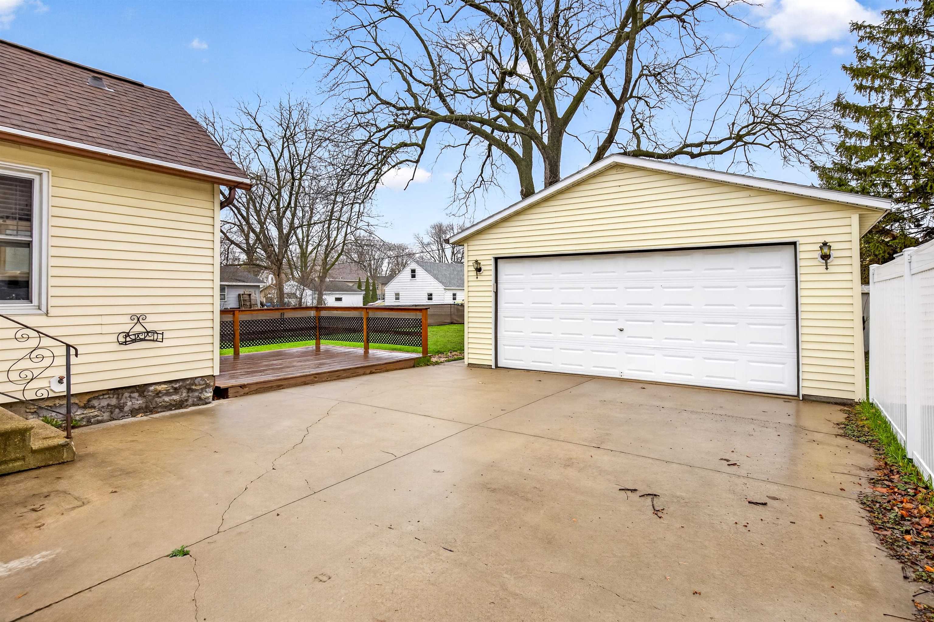 348 1st Street Menasha, WI 54952 - Photo 37 of 39