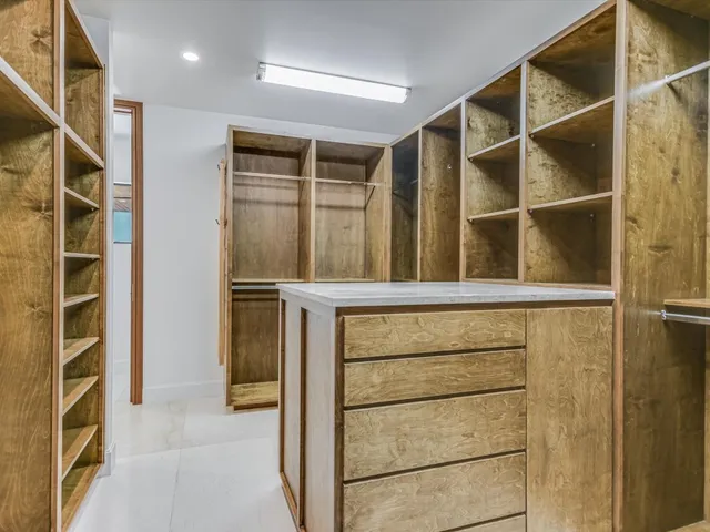 a view of walk in closet