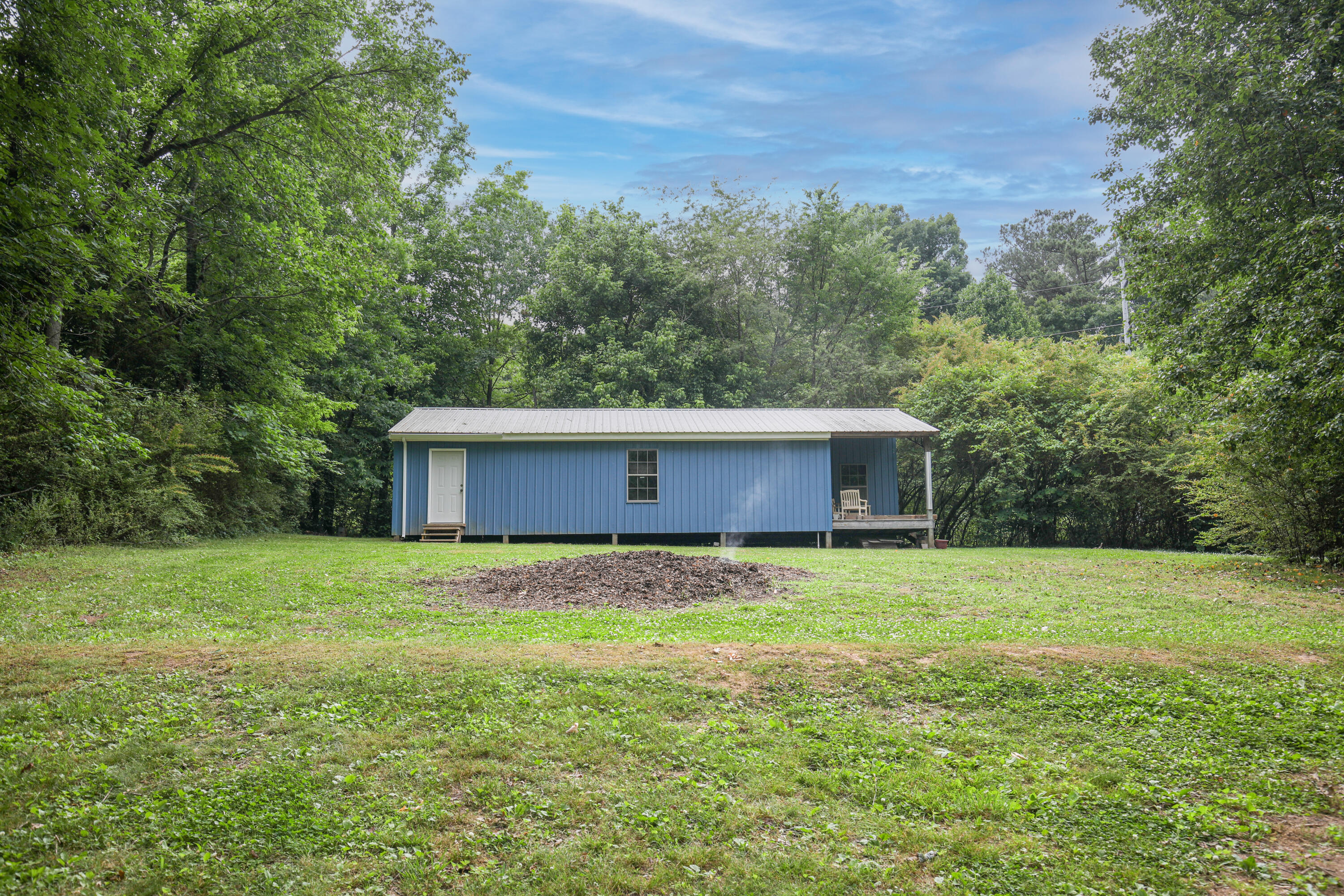 789 Minnis Road Cleveland, TN 37323 - Photo 20 of 35 Incredible Workshop and Backyard