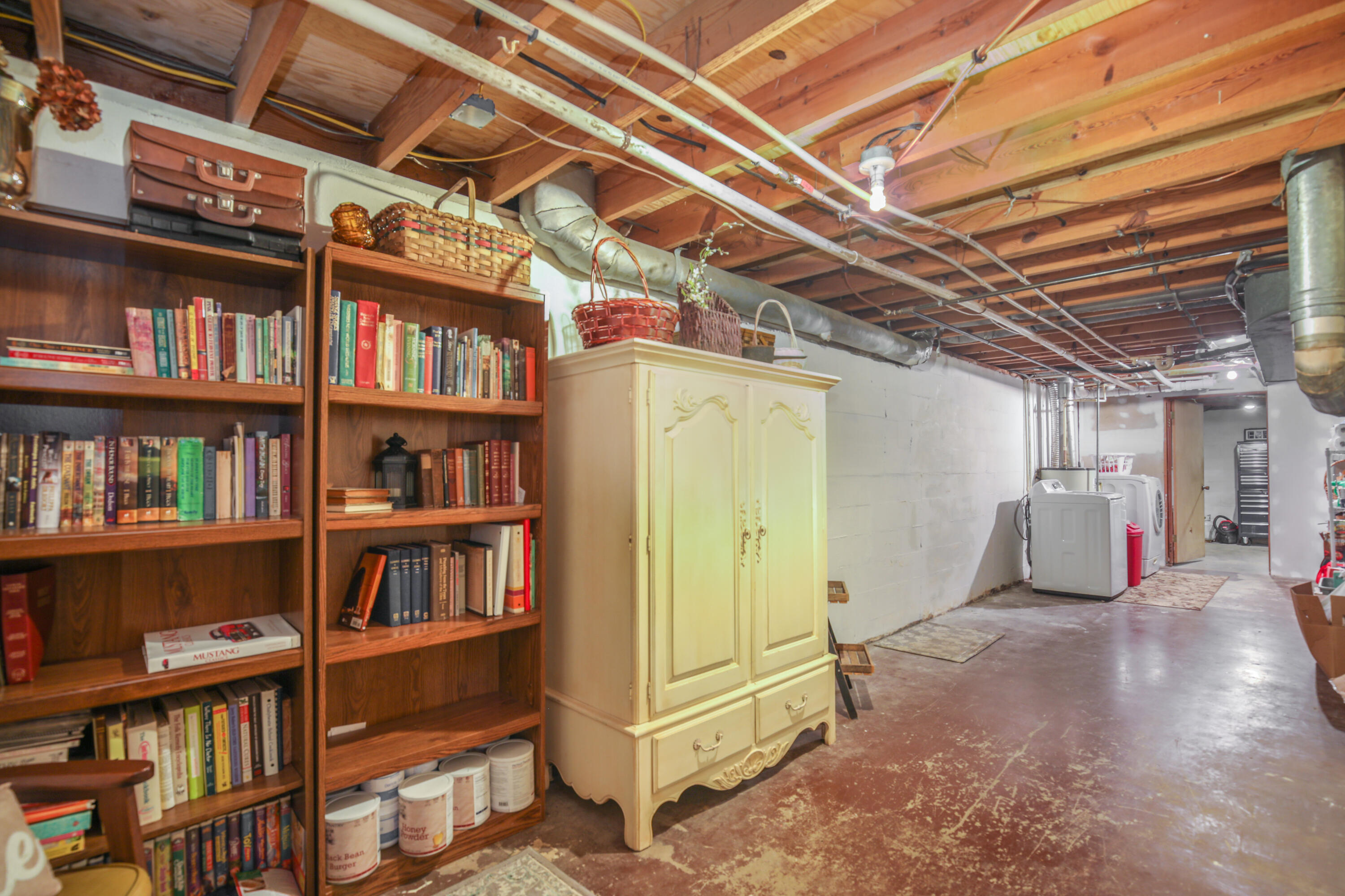 789 Minnis Road Cleveland, TN 37323 - Photo 25 of 35 Large Basement Laundry Area