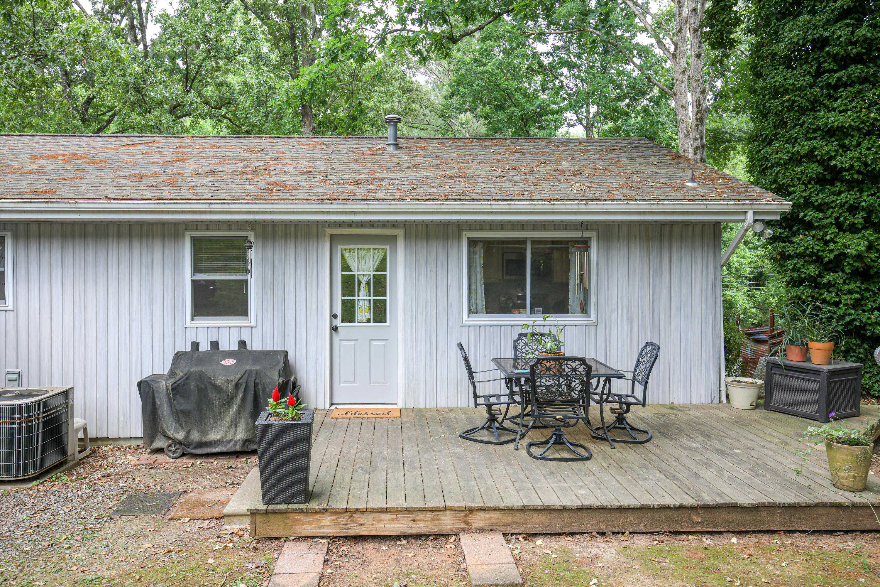 789 Minnis Road Cleveland, TN 37323 - Photo 27 of 35 Back Deck