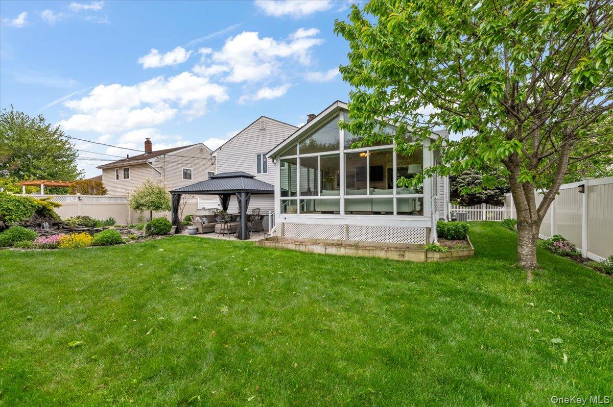 10 Peter Road Hicksville, NY 11801 - Photo 29 of 36