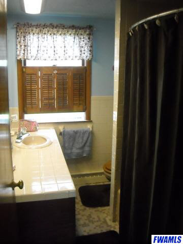 10914 Bluffton Road Fort Wayne, IN 46809 - Photo 8 of 29