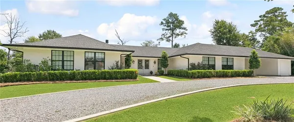 $900,000 | 210 Tchefuncte Drive, Covington, LA 70433