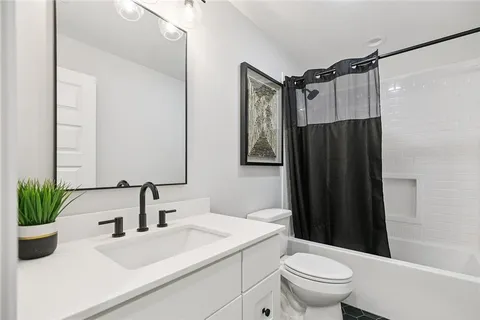 $875,000 | 210 Tchefuncte Drive, Covington, LA 70433