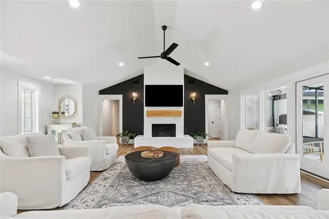 $875,000 | 210 Tchefuncte Drive, Covington, LA 70433